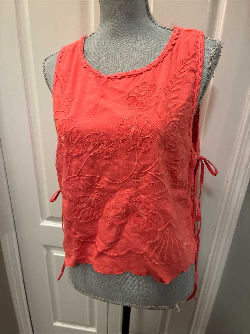 Free people ladies tie sides top - Picture 3 of 6